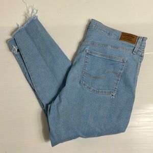 Signature Levi Strauss high rise skinny distressed jeans women Sz 16.